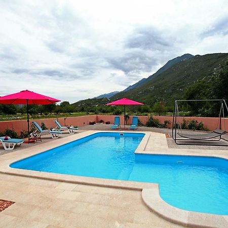 Holiday Home Perunika Zezevica Exteriér fotografie