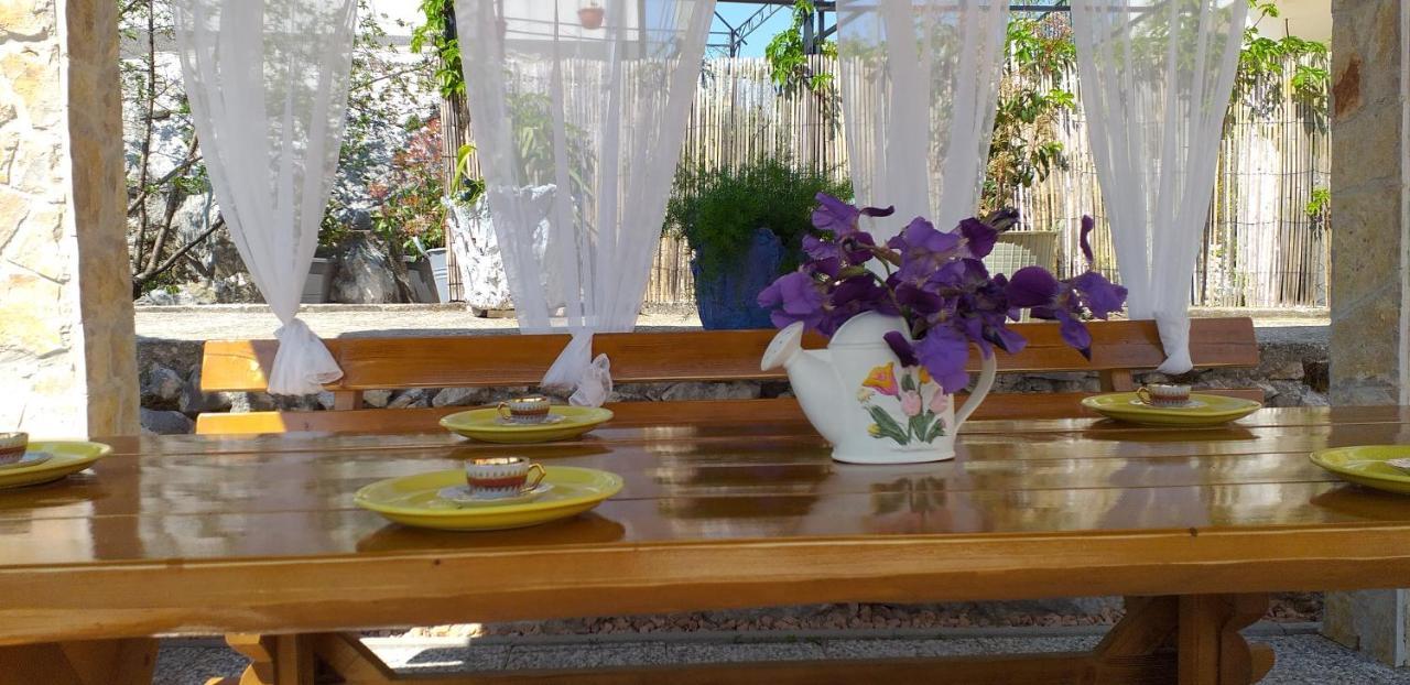 Holiday Home Perunika Zezevica Exteriér fotografie