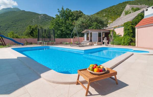 Holiday Home Perunika Zezevica Exteriér fotografie