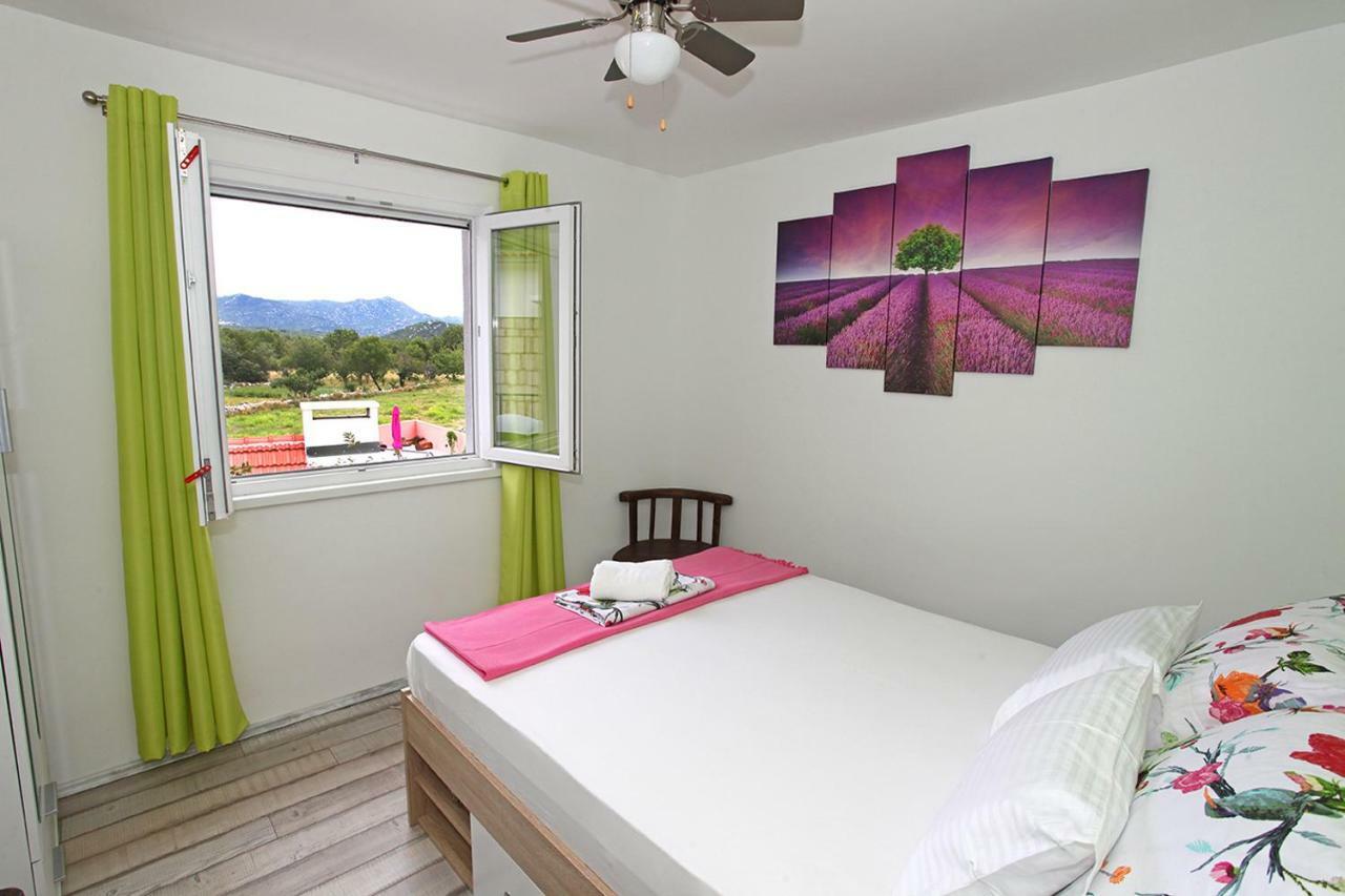 Holiday Home Perunika Zezevica Exteriér fotografie